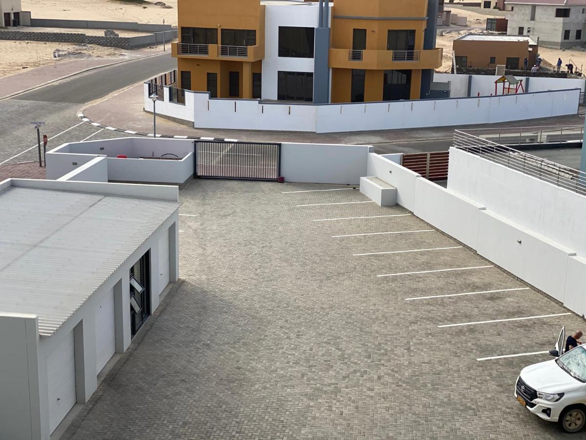 Apartment 32, Bay View Suites Langstrand Bagian luar foto